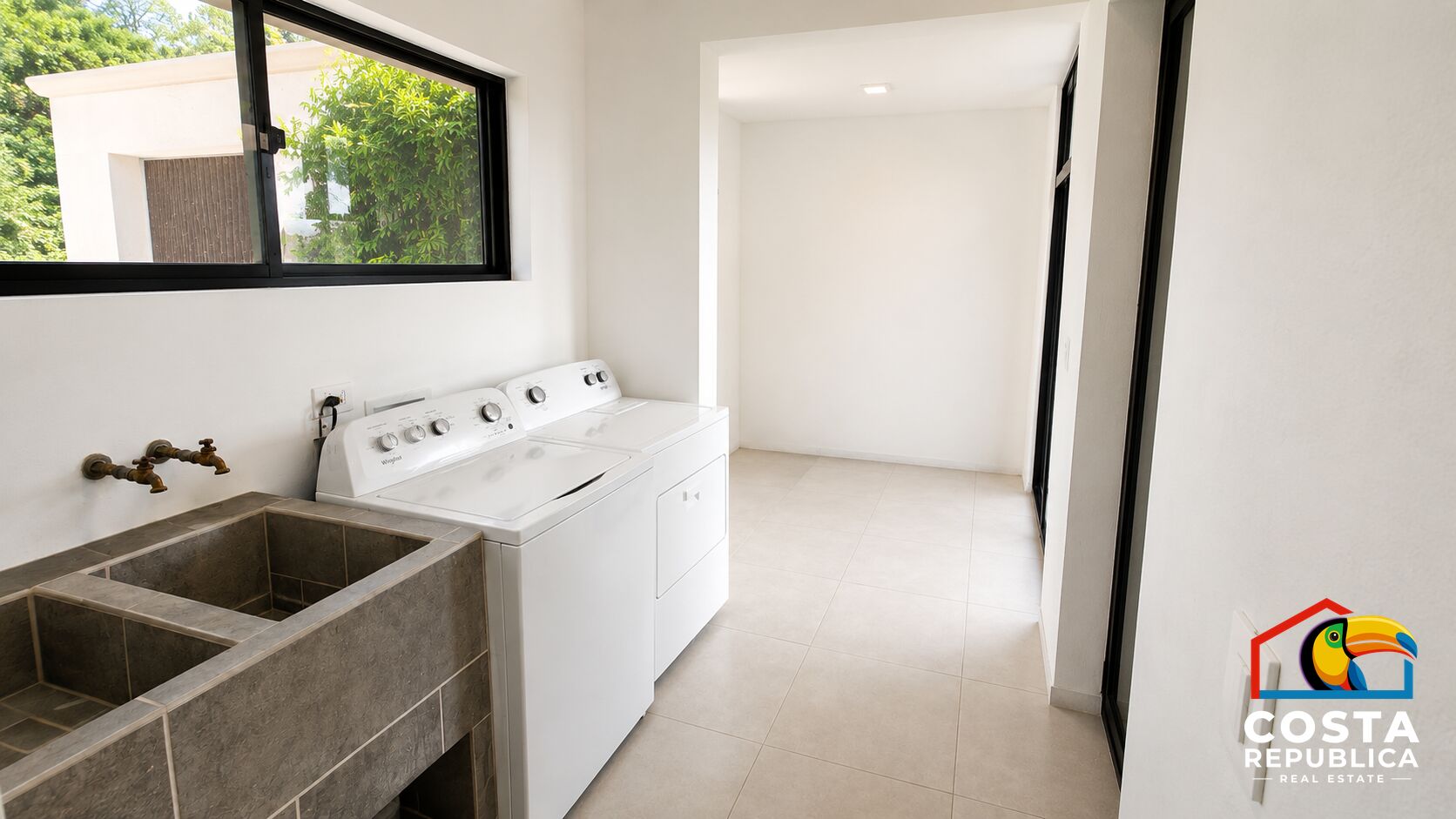 Ocean River View Villa – laundry room – Tárcoles, Costa Rica
