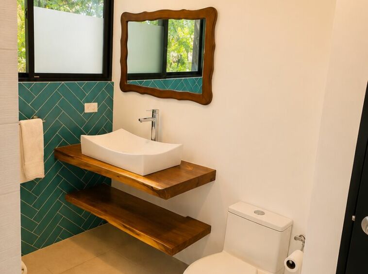 Ocean River View Villa – master bathroom – Tárcoles, Costa Rica